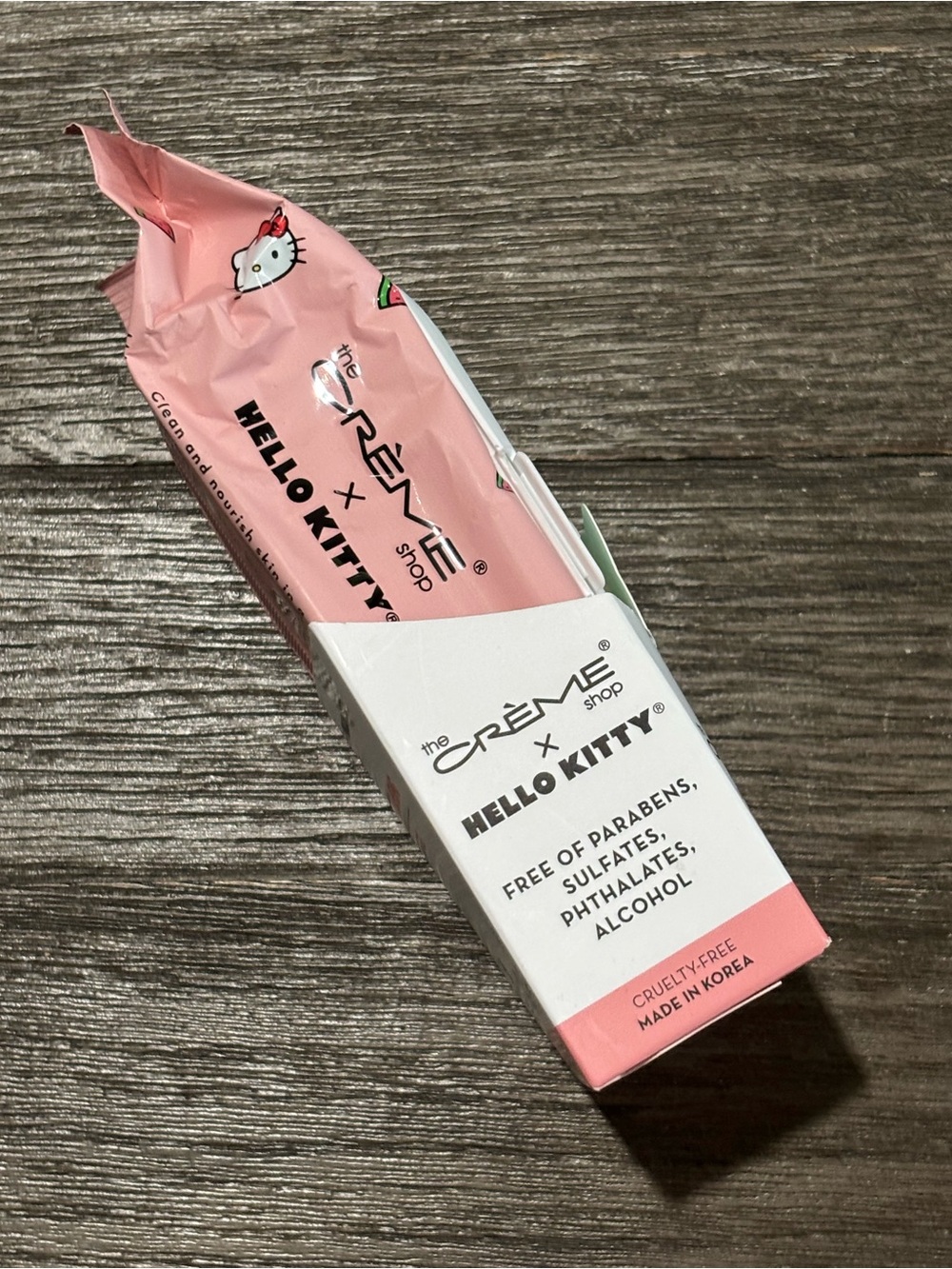 The Creme Shop x Hello Kitty Hydrating Watermelon Cleansing Wipes • 60 Count - Picture 4 of 5